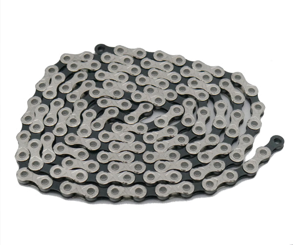 KMC X10 - 10 speed Chain and quick link (130 links)